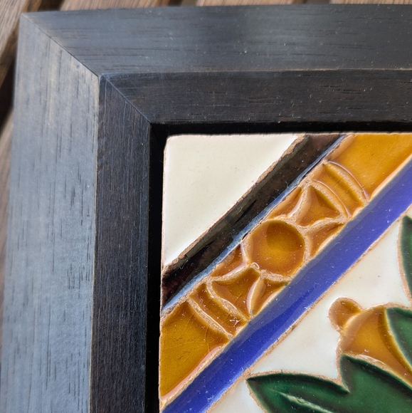 Vintage Spanish tile wall hanging - Picture 6 of 12